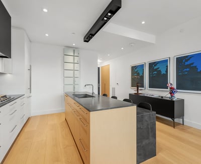 1 strathgowan avenue, Suite 710, Toronto, ON