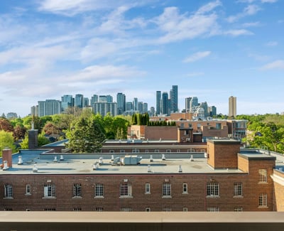 1 strathgowan avenue, Suite 710, Toronto, ON