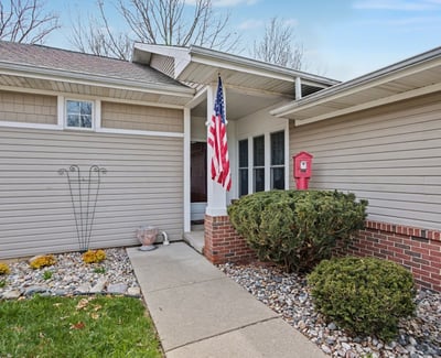 7151 Steeplechase Way, 41, Lansing, MI