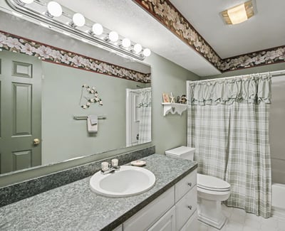 7151 Steeplechase Way, 41, Lansing, MI