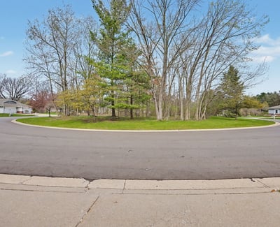 7151 Steeplechase Way, 41, Lansing, MI