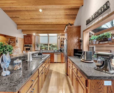 17325 Nicklaus Court, Weed, CA