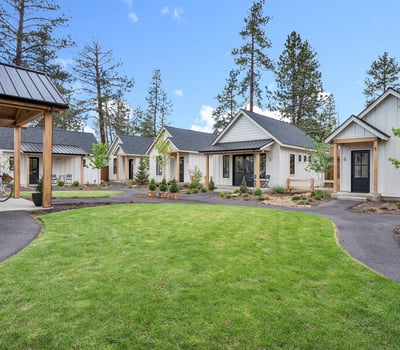560 E Main Avenue, Sisters, OR