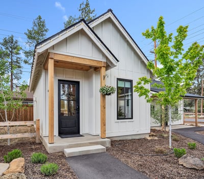560 E Main Avenue, Sisters, OR