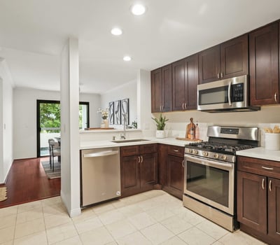 21620 Burbank Blvd., 22, Woodland Hills, CA