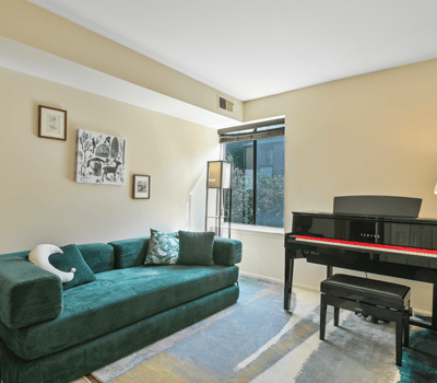 9700 Kingsbridge Drive, 202, Fairfax, VA