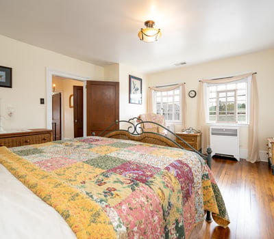 110 South Fairfield Street, Ligonier, PA