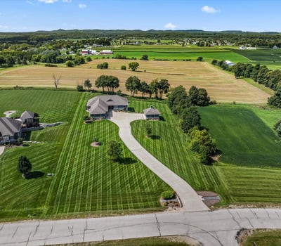 2177 Elsies Dr, Richfield, WI