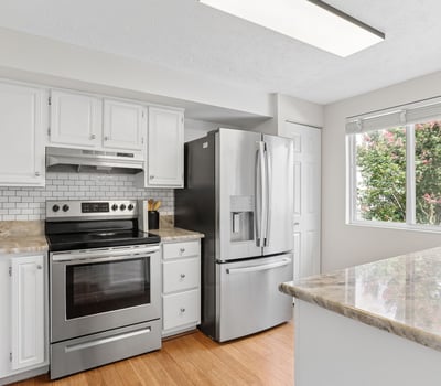 6033 Hydrangea Dr, Alexandria, VA