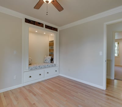 9025 NW Ash St., Portland, OR