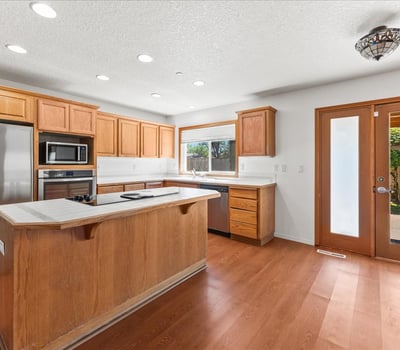 12402 Cominger Dr, Oregon City, OR