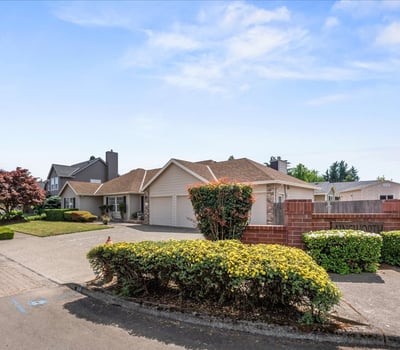 12402 Cominger Dr, Oregon City, OR