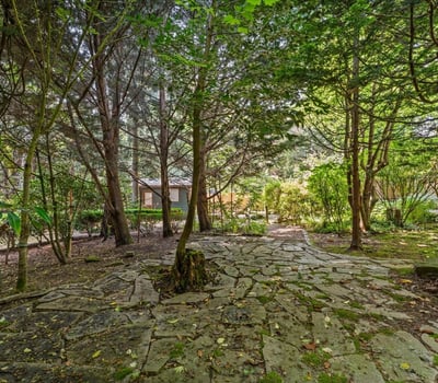 9150 SW Salmon St, Portland, OR