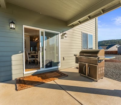 13920 S Lucia Lane, Mulino, OR