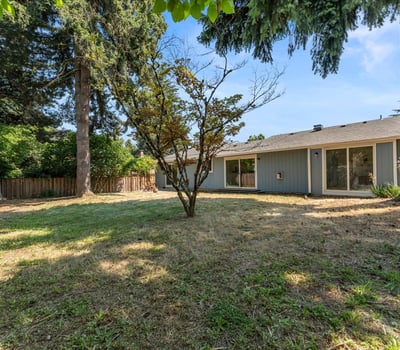 12025 SW Springwood Dr, Tigard, OR