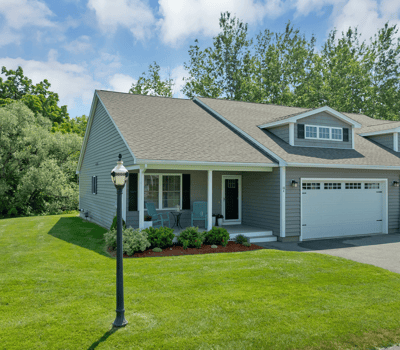Discover this well-maintained duplex featuring modern amenities, a spacious yard, and convenient parking.