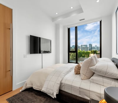 1 strathgowan avenue, Suite 710, Toronto, ON