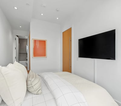 1 strathgowan avenue, Suite 710, Toronto, ON