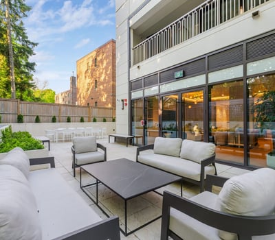 1 strathgowan avenue, Suite 710, Toronto, ON