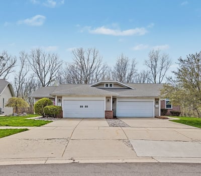 7151 Steeplechase Way, 41, Lansing, MI