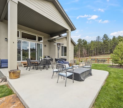 The homeowner meticulously maintained this yard. You won't find a home with better landscaping. 
Gorgeous covered patio that overlooks park.
