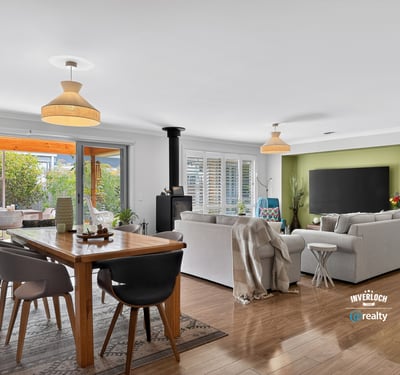 Bright and spacious living area with modern design, seamlessly connecting indoor and outdoor spaces for relaxed living.