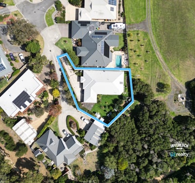 This unique property features spacious grounds and a modern layout, perfect for comfortable living and entertaining.