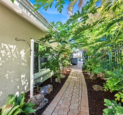 1320 Moonmist Dr Unit B11, Sarasota, FL