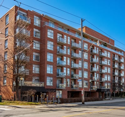 2495 Dundas St W #305, Toronto, ON