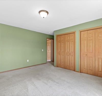 961 Spring Ct, West Bend, WI