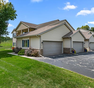961 Spring Ct, West Bend, WI
