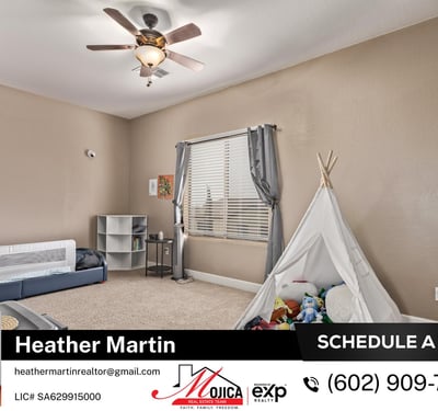 Bright and adaptable, this bedroom can serve as guest quarters, office, or hobby room. Natural light and comfortable finishes enhance the appeal of this Glendale property.
