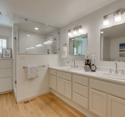 9025 NW Ash St., Portland, OR