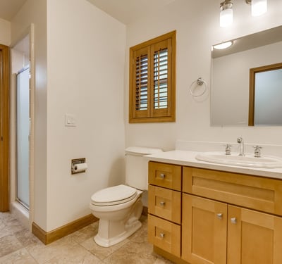 9025 NW Ash St., Portland, OR