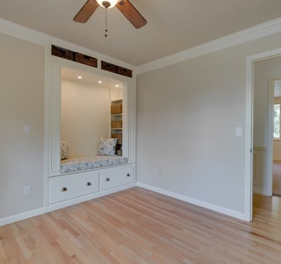 9025 NW Ash St., Portland, OR