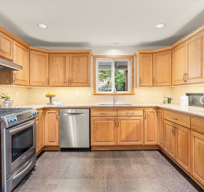 6238 SW McEwan Rd, Lake Oswego, OR