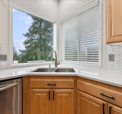 15605 SW Snowy Owl Ln, Beaverton, OR