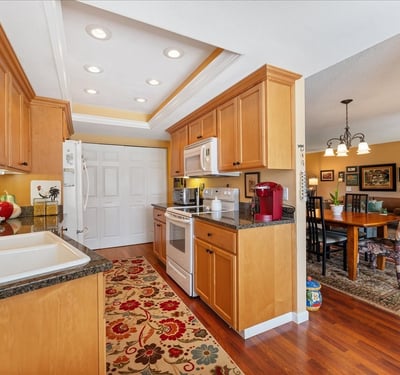 15930 SW Greens Way, Portland, OR