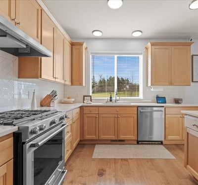 13920 S Lucia Lane, Mulino, OR