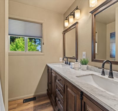 10100 SE Walnut Drive, Happy Valley, OR