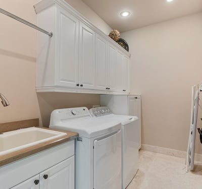 9717 Winter Palace Dr, Las Vegas, NV