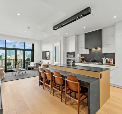 1 strathgowan avenue, Suite 710, Toronto, ON