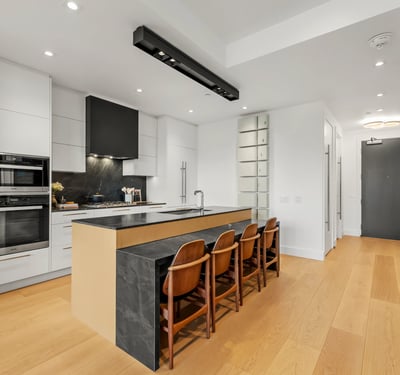 1 strathgowan avenue, Suite 710, Toronto, ON