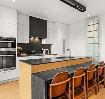 1 strathgowan avenue, Suite 710, Toronto, ON