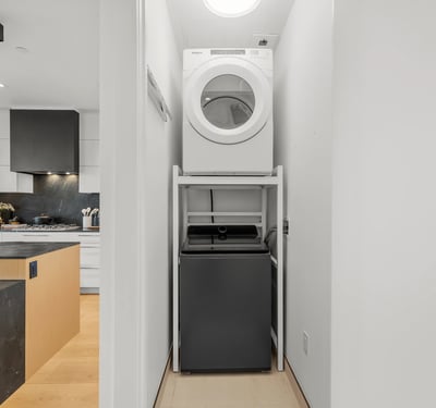 1 strathgowan avenue, Suite 710, Toronto, ON