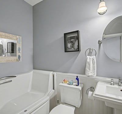 7151 Steeplechase Way, 41, Lansing, MI