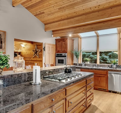 17325 Nicklaus Court, Weed, CA