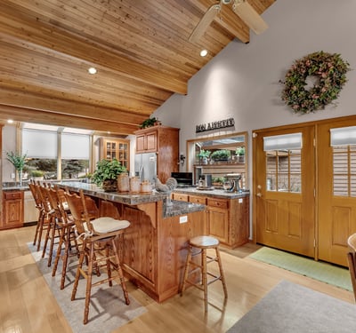 17325 Nicklaus Court, Weed, CA