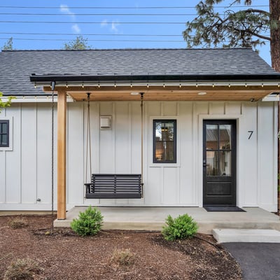 560 E Main Avenue, Sisters, OR