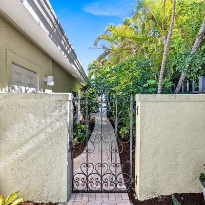 1320 Moonmist Dr Unit B11, Sarasota, FL
